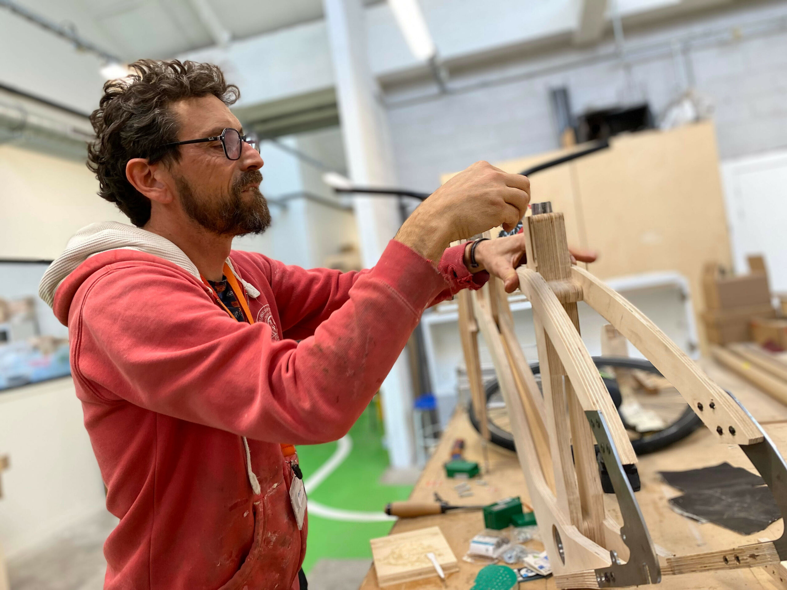 Flottes éphémères de bicyclettes en bois pour séminaires et événements